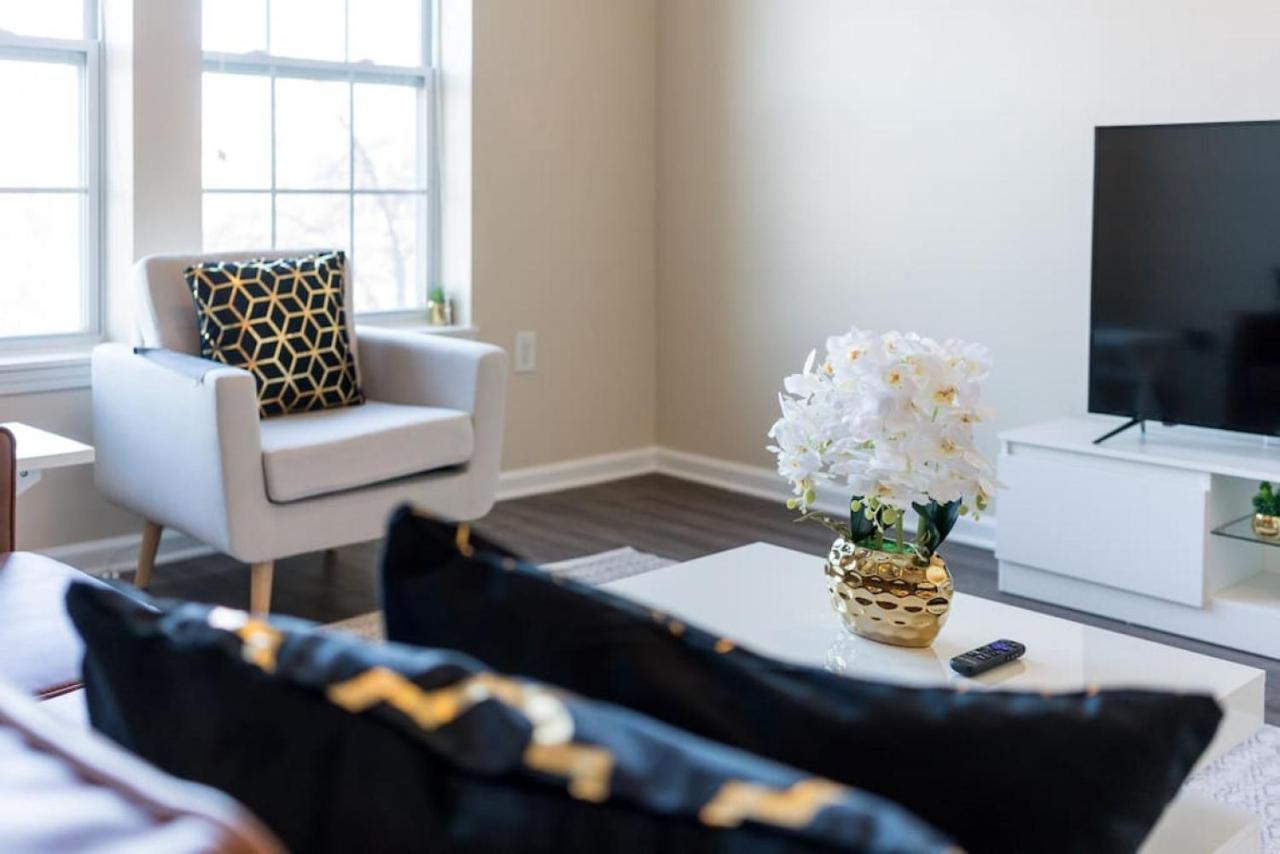 Downtown Indy Private Bedroom - Shared إنديانابوليس المظهر الخارجي الصورة