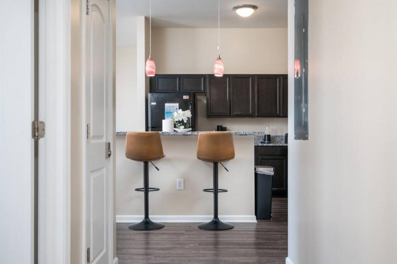 Downtown Indy Private Bedroom - Shared إنديانابوليس المظهر الخارجي الصورة